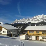 Ferienhaus U. Appartement Knauss